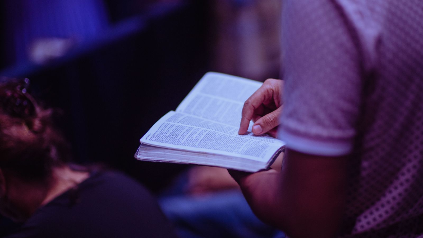 O que a Bíblia diz sobre fortalecimento de Deus em todas ocasiões?